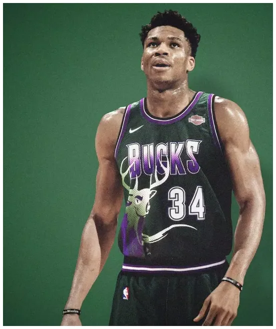 Giannis Antetokounmpo Milwaukee Bucks - Retro