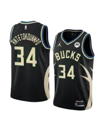 Giannis Antetokounmpo Milwaukee Bucks 2022/23 - Statement