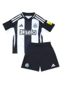 Newcastle United Domicile 2024/25 Junior Kit